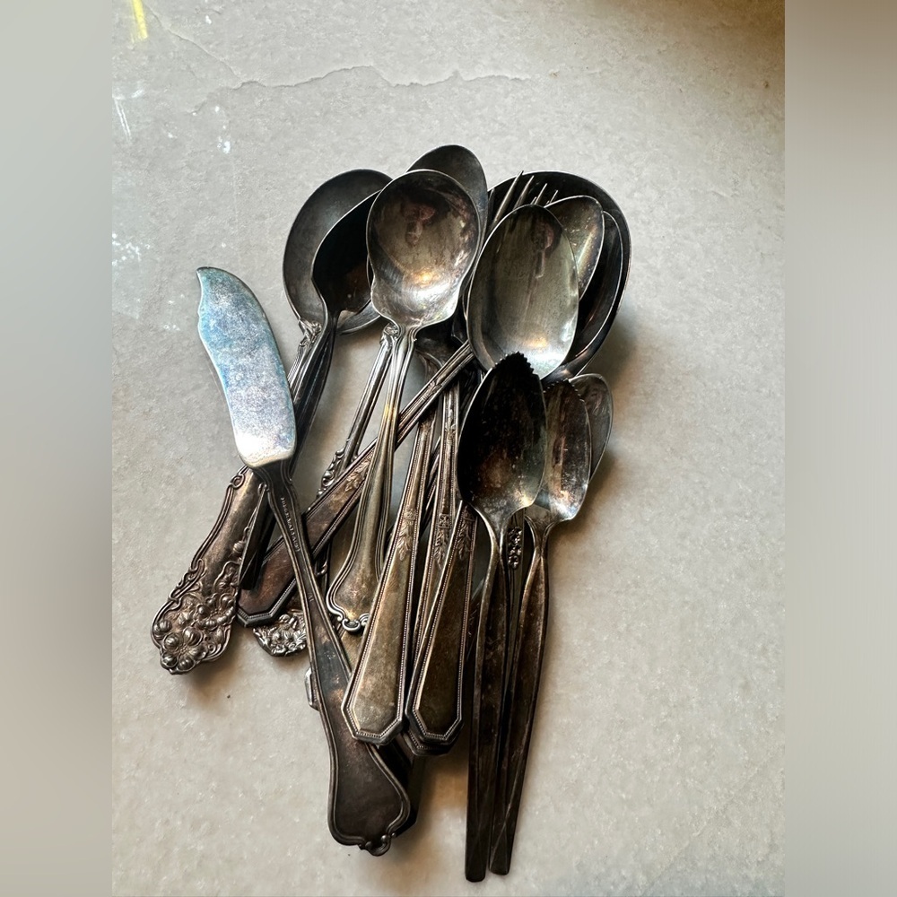 Lot of vintage silverplate utinsels